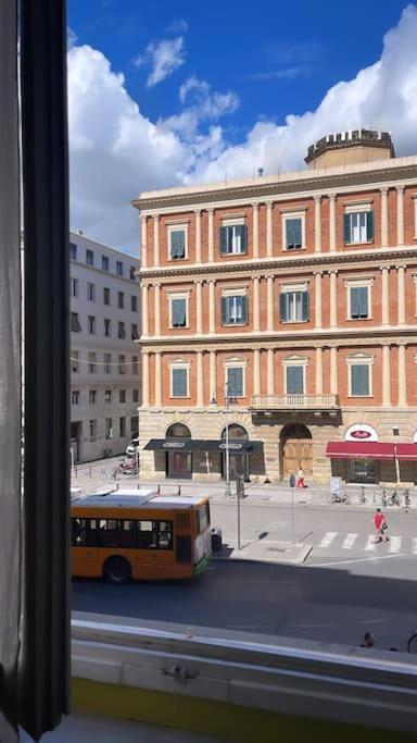 Loft Storico In Pieno Centro! Apartamento Livorno Exterior foto